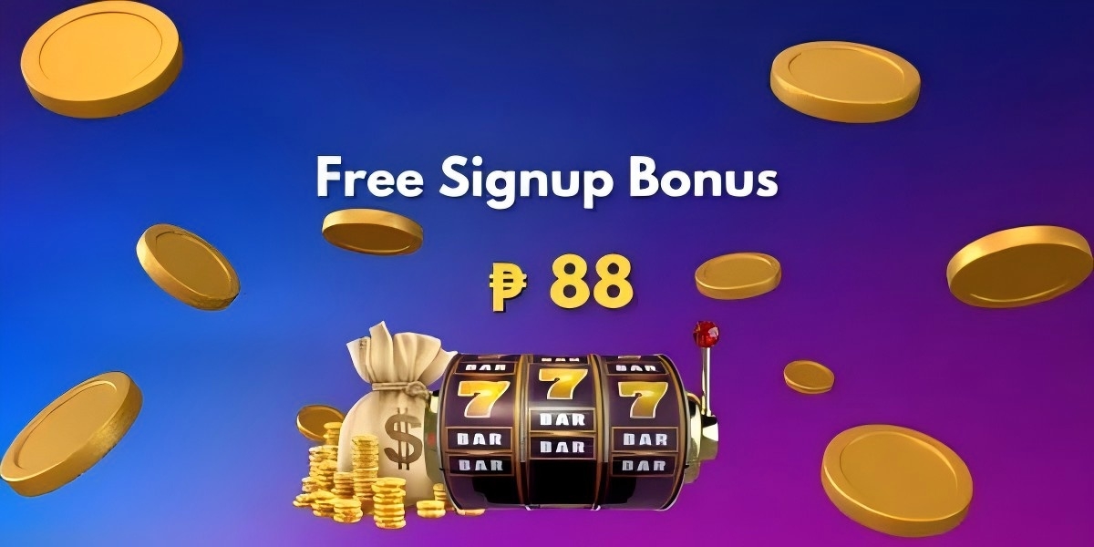 Queen Casino welcome bonus promotional banner with crown theme